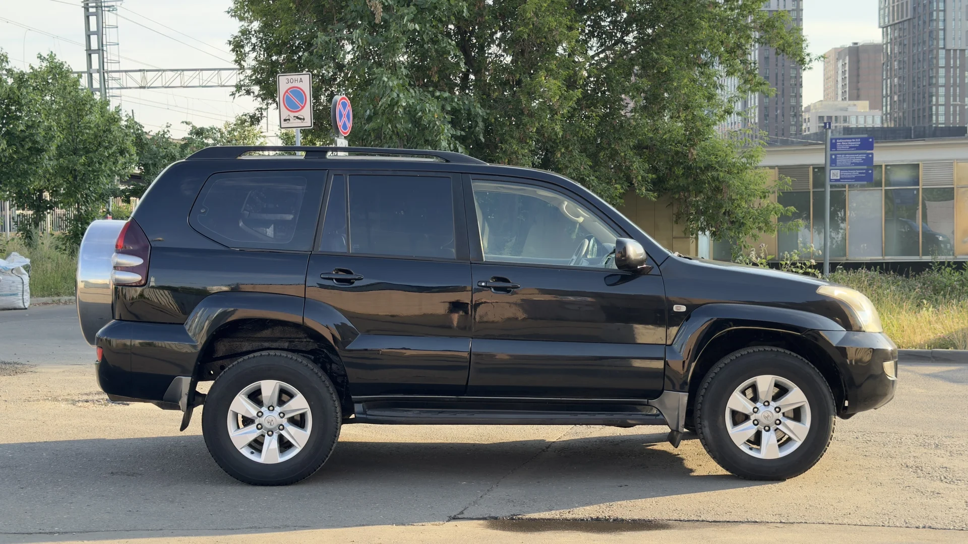 Toyota Land Cruiser Prado - миниатюра 2