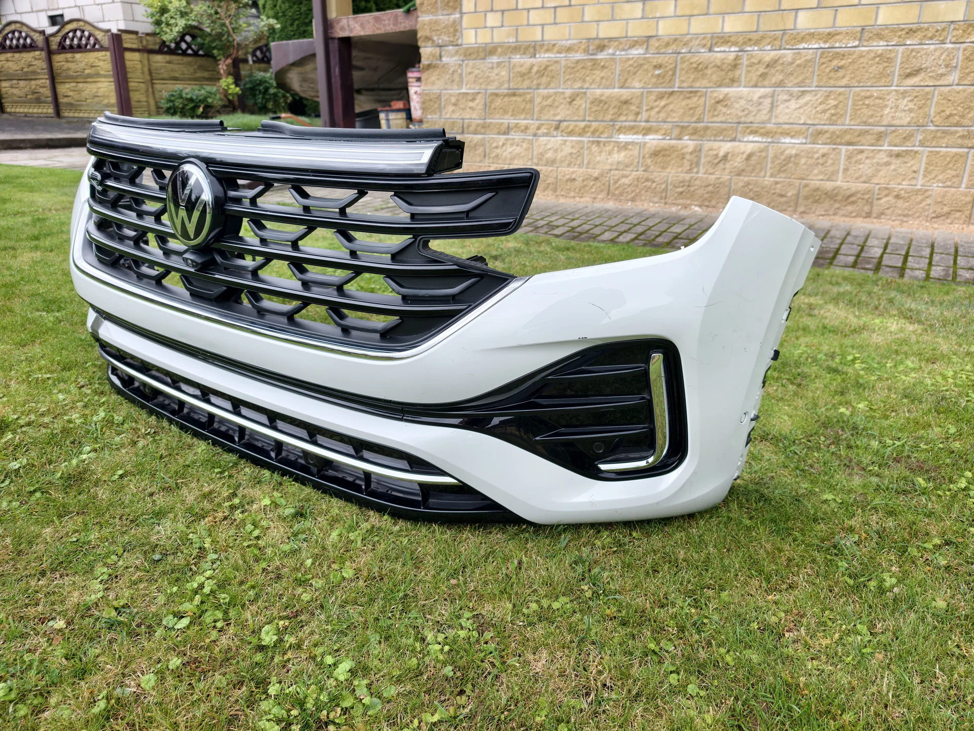 Бампер передний R-line VW Atlas рестайлинг 2023+ - миниатюра 2