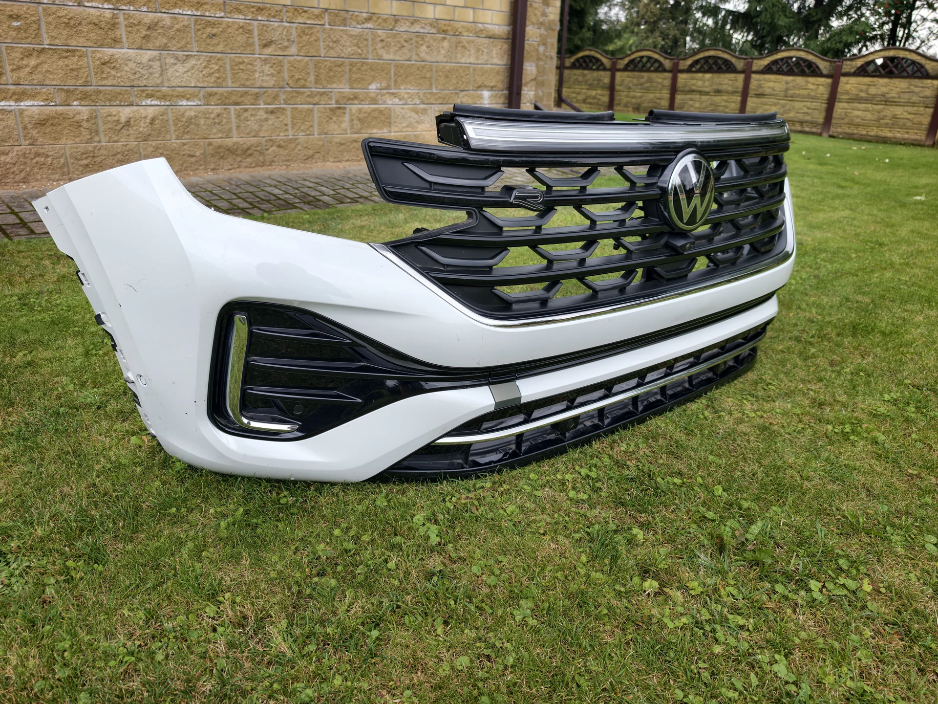Бампер передний R-line VW Atlas рестайлинг 2023+ - миниатюра 3