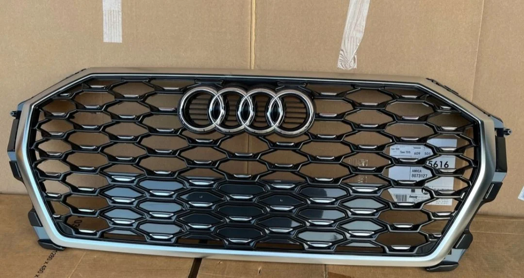 Решётка радиатора AUDI Q3 S-LINE - миниатюра 2
