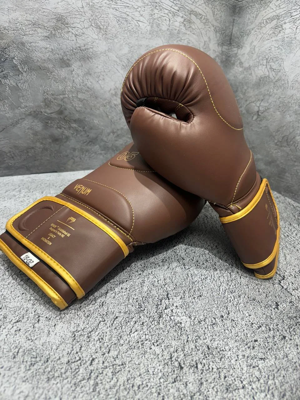 Боксерские перчатки Venum 05  brown - миниатюра 3