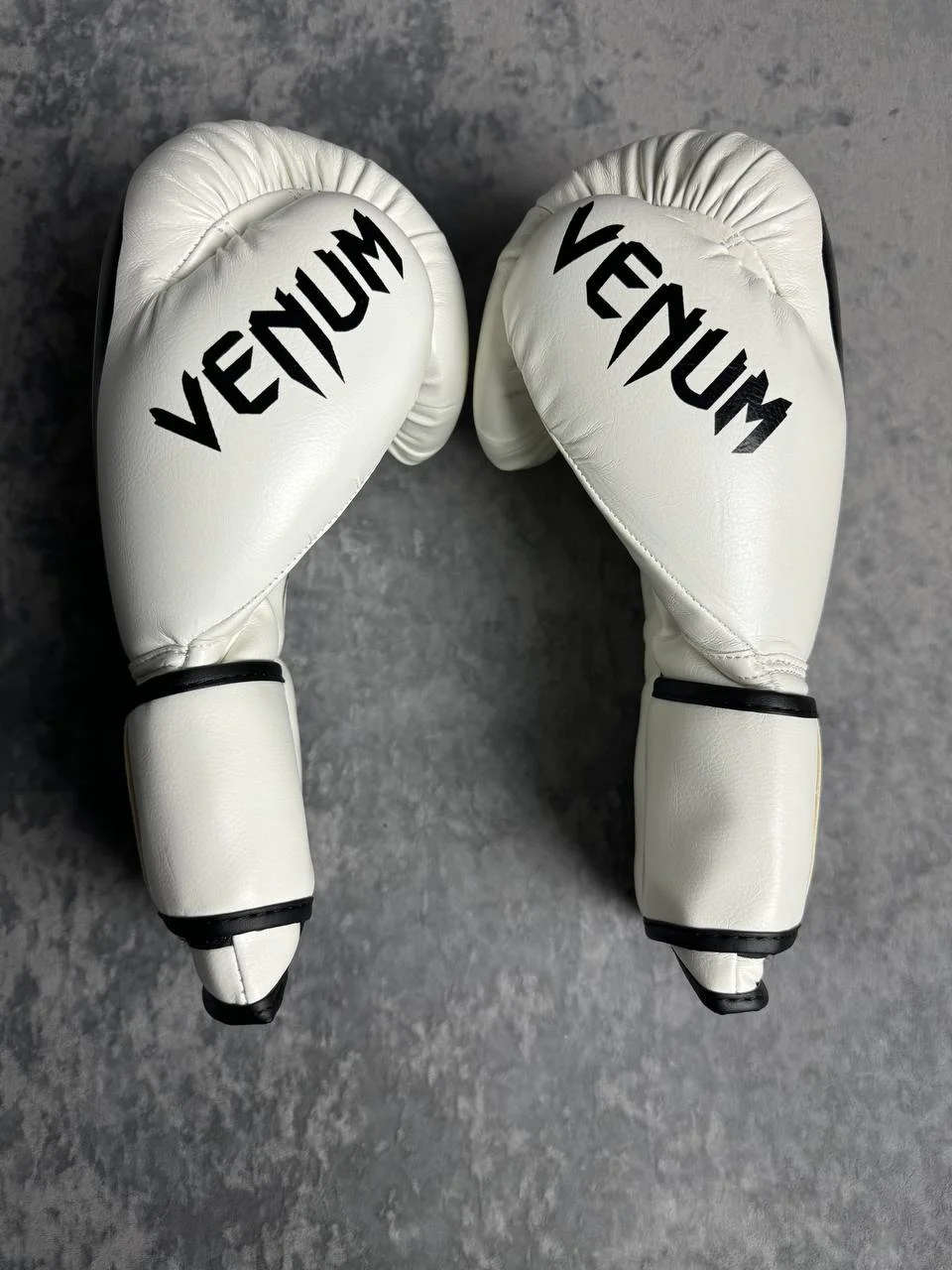 Боксерские перчатки Venum white - миниатюра 4