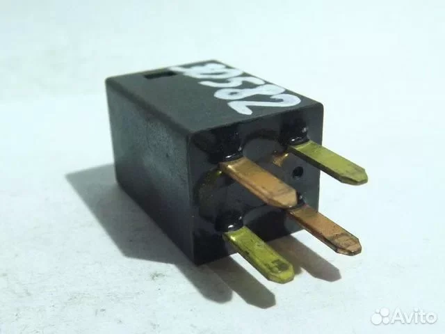 Реле MR538851 Mitsubishi - миниатюра 2
