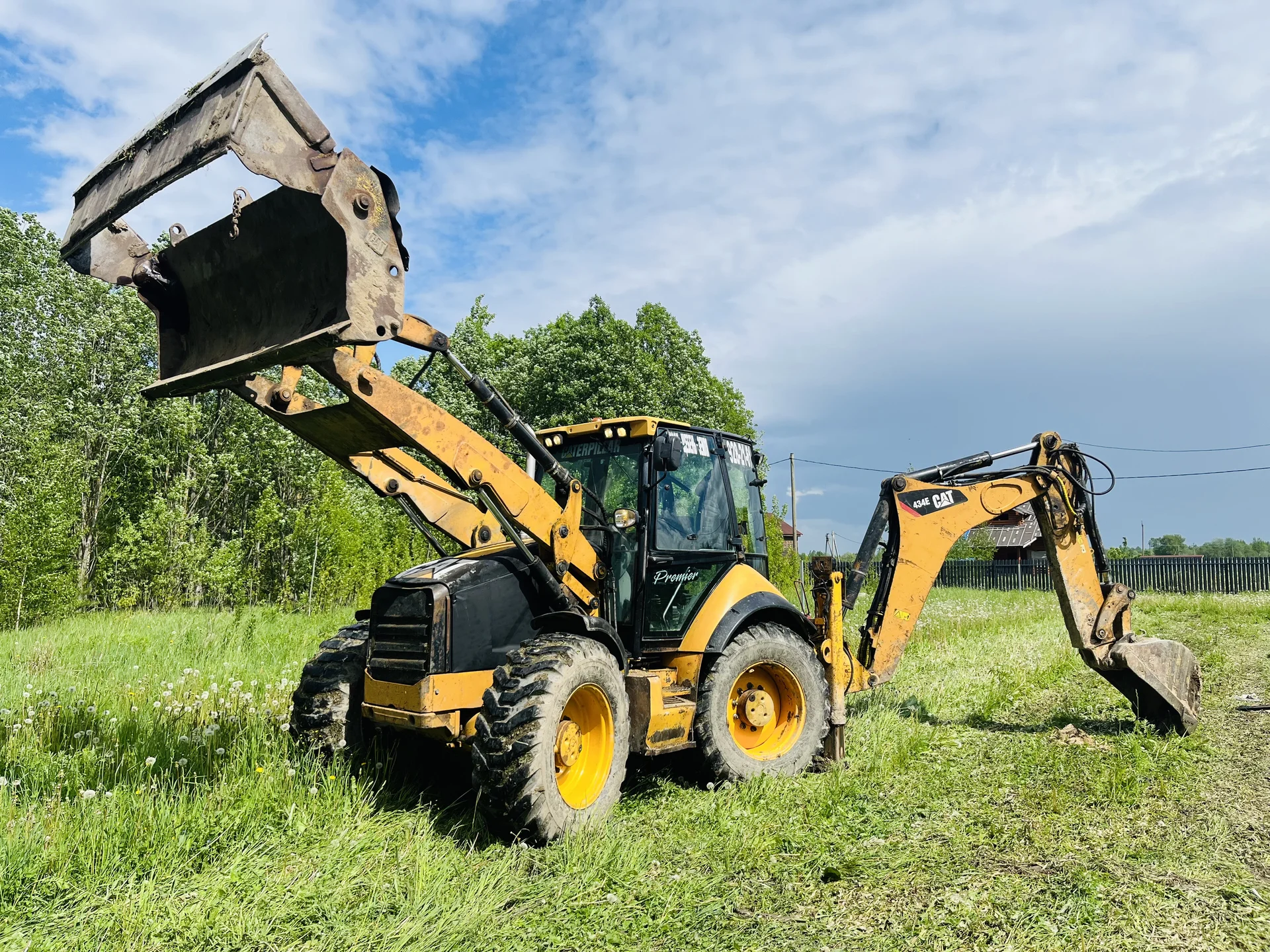 услуги экскаватора погрузчика caterpillar - миниатюра 2