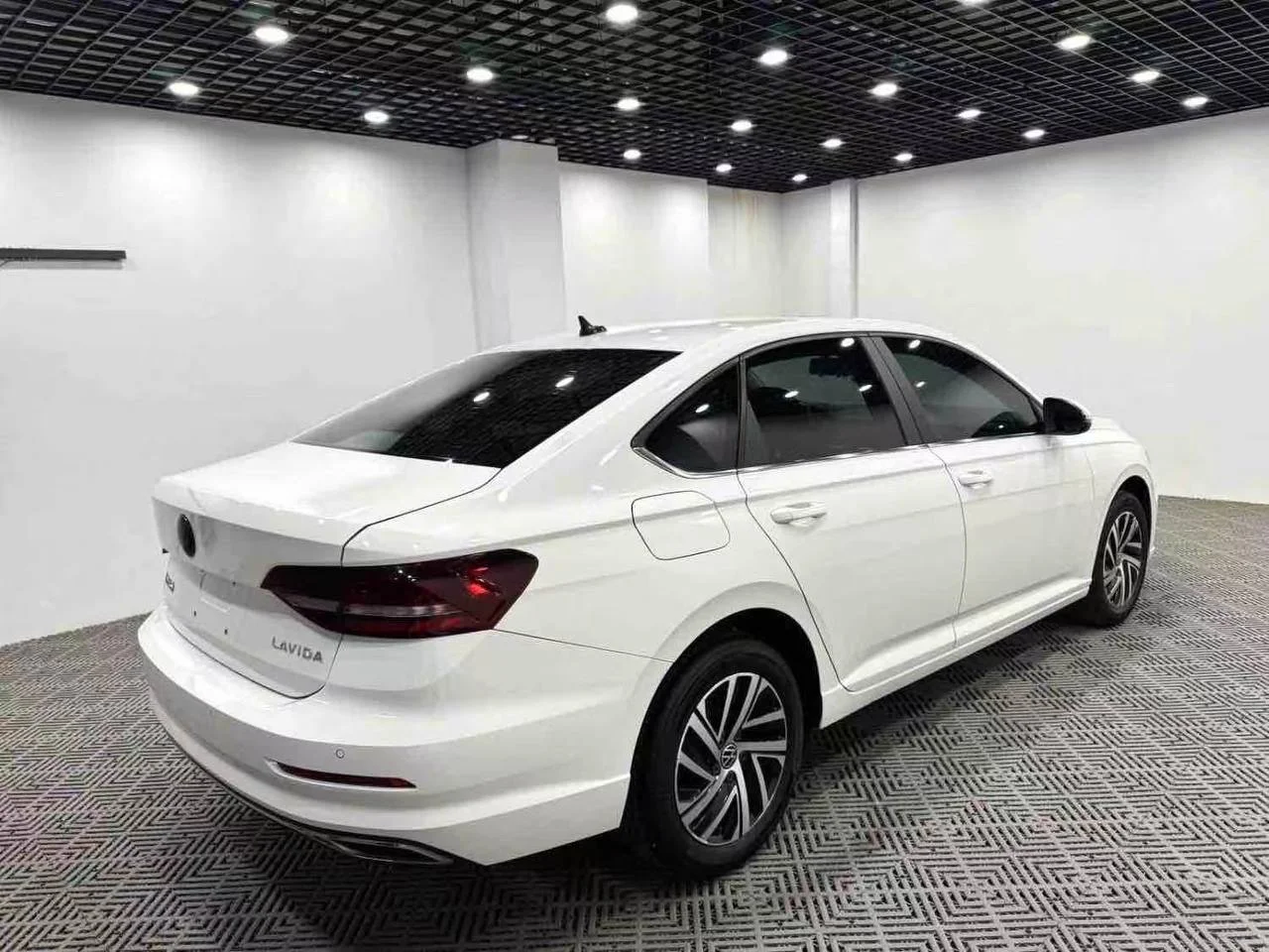 Volkswagen Lavida 2022 1.4TSI 280TSI Comfort Editi - миниатюра 4