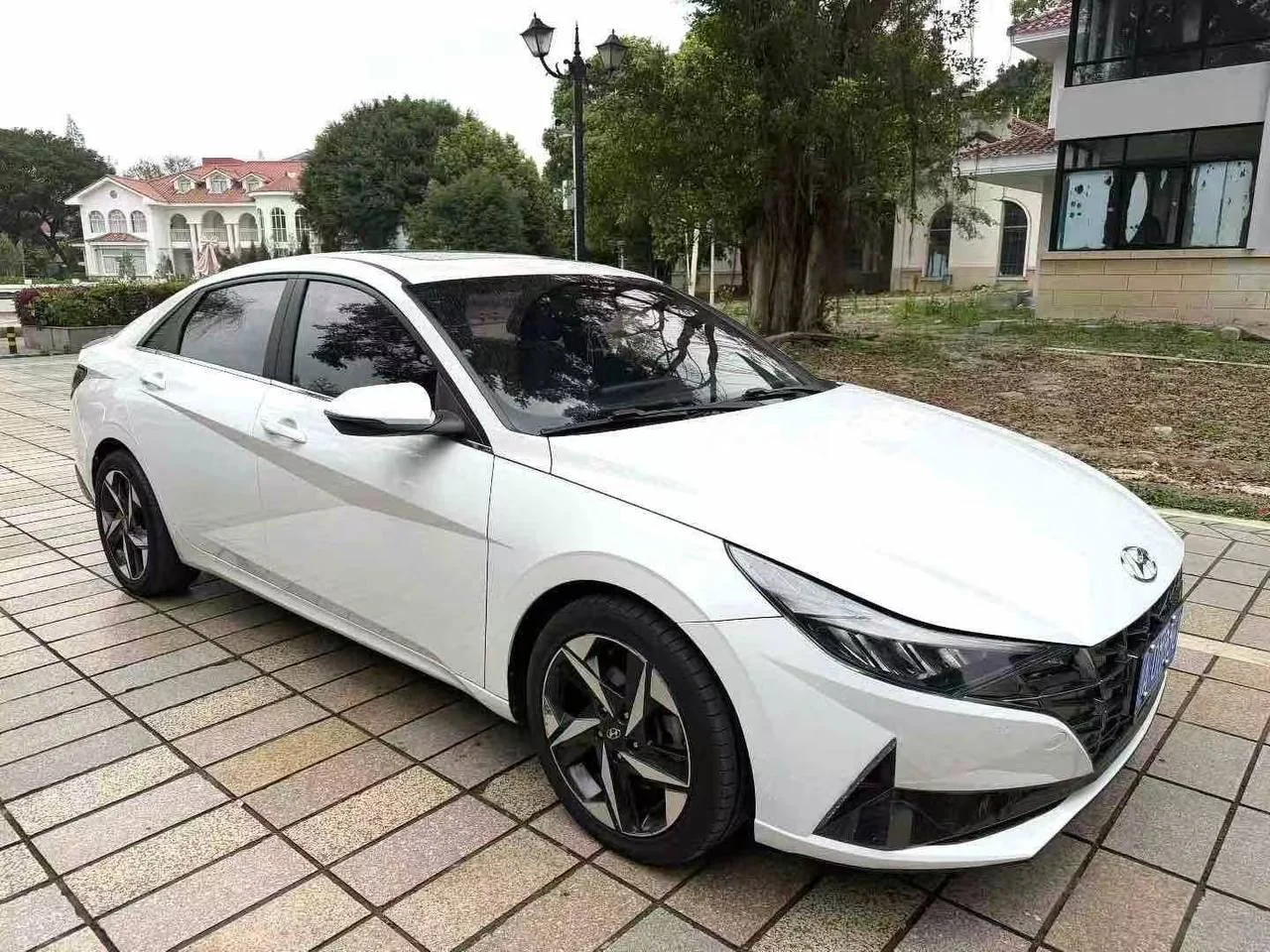 Hyundai Elantra 2021 1.4TGDi 240TGDi LUX Noble Edi - миниатюра 2