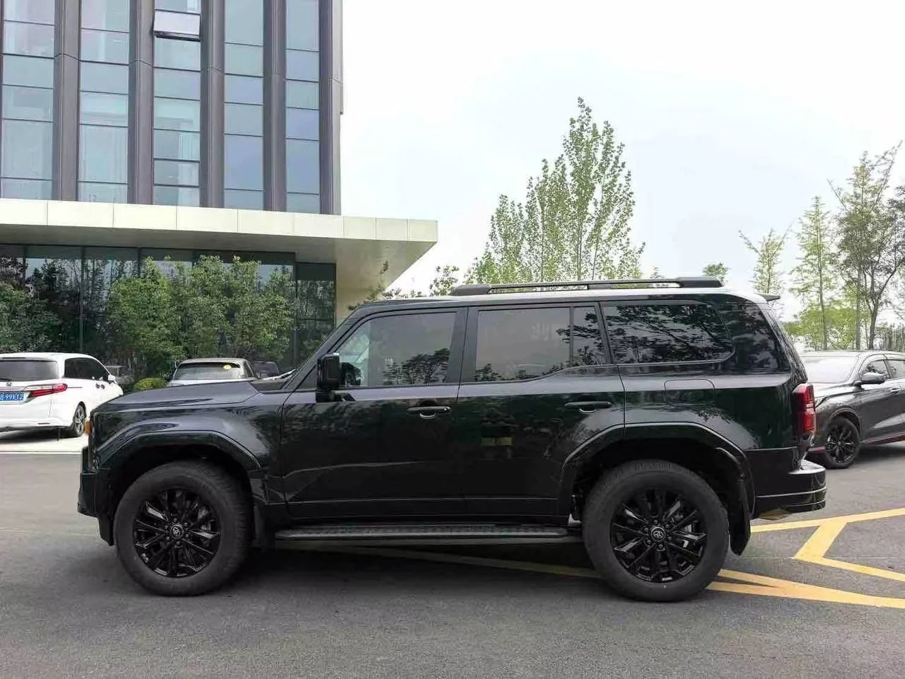 Toyota Prado 2025 HEV 2.4T Flagship VX Edition 5-S - миниатюра 6