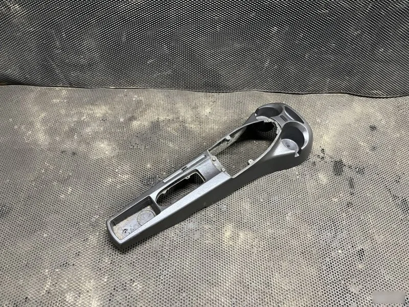 Подлокотник Ford Focus 1998-2004 - изображение 1