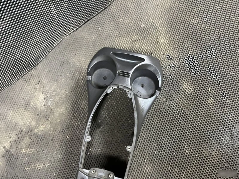 Подлокотник Ford Focus 1998-2004 - миниатюра 3