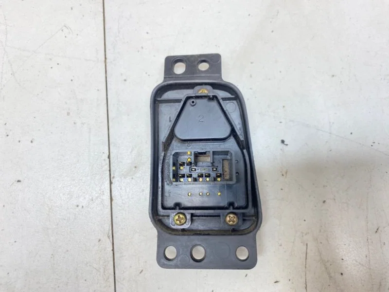 Блок управления зеркалами Mazda MPV (LW) 2.5 GY-DE - миниатюра 4