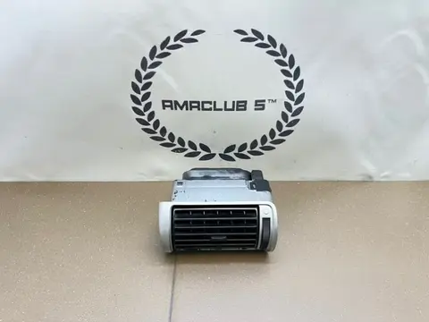 Дефлектор воздуховода правый Audi A4 B5 (8D) 1.8