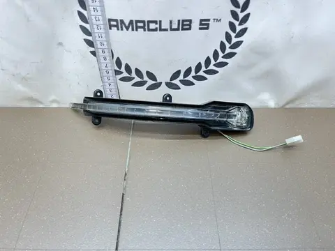 Повторитель поворота в зеркало Audi Q7 (4L) 2012
