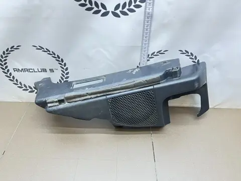 Кронштейн полки багажника правый Rover 25