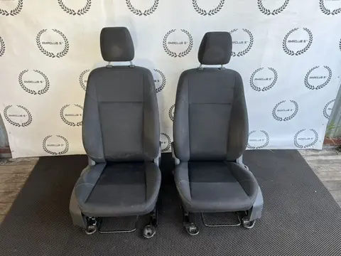 Сиденья передние Ford Focus 3 ХЭТЧБЕК 1.6 PNDA