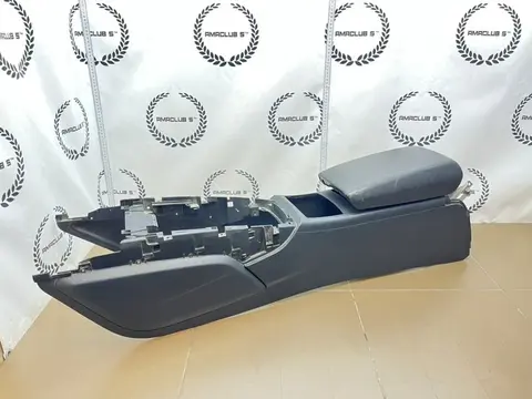 Подлокотник Audi A6 (C7) 2014
