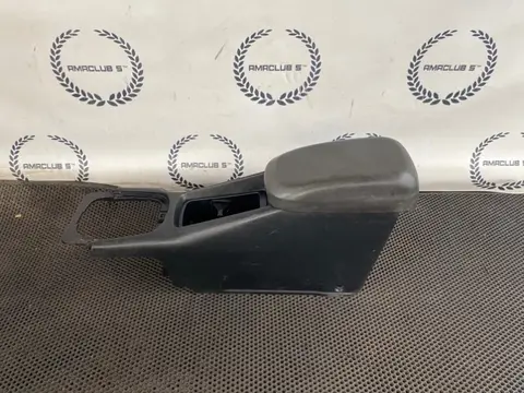 Подлокотник Mitsubishi Galant 8 (EA0) 1997