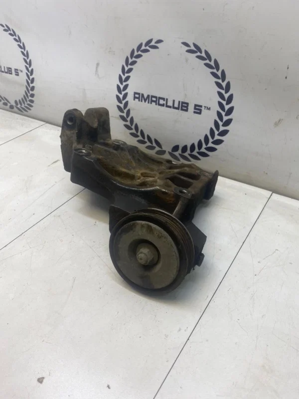 Кронштейн Nissan Primera P11 1.6 GA16 1999 - миниатюра 2