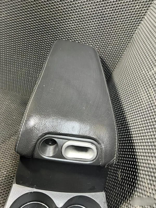 Подлокотник Mazda CX-7 2006-2009 - миниатюра 2