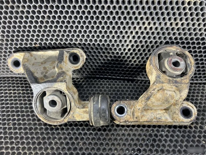 Подушка редуктора Mazda CX-7 2006-2009 - миниатюра 4