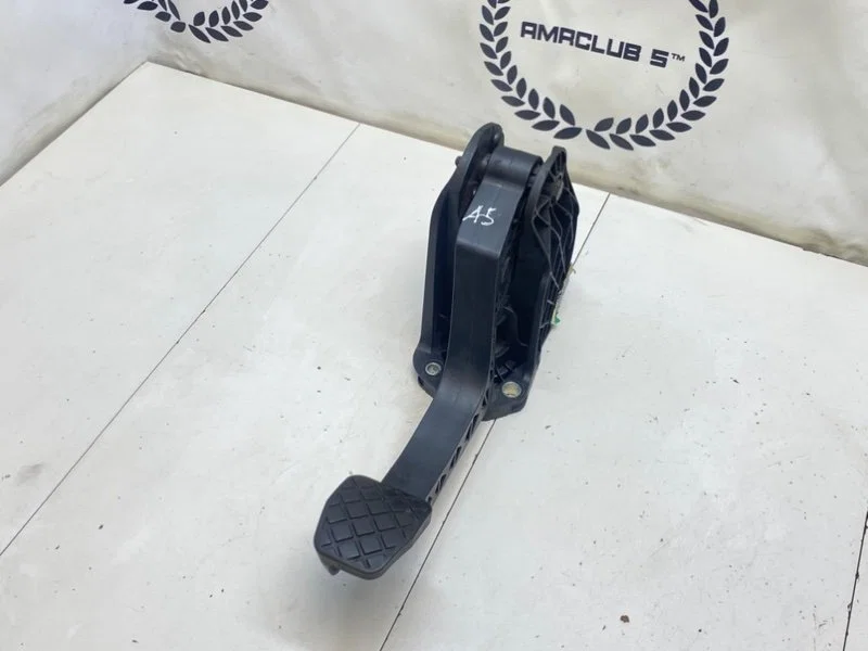 Педаль сцепления Skoda Octavia 2 A5 (1Z) 1.6 BLF - миниатюра 3