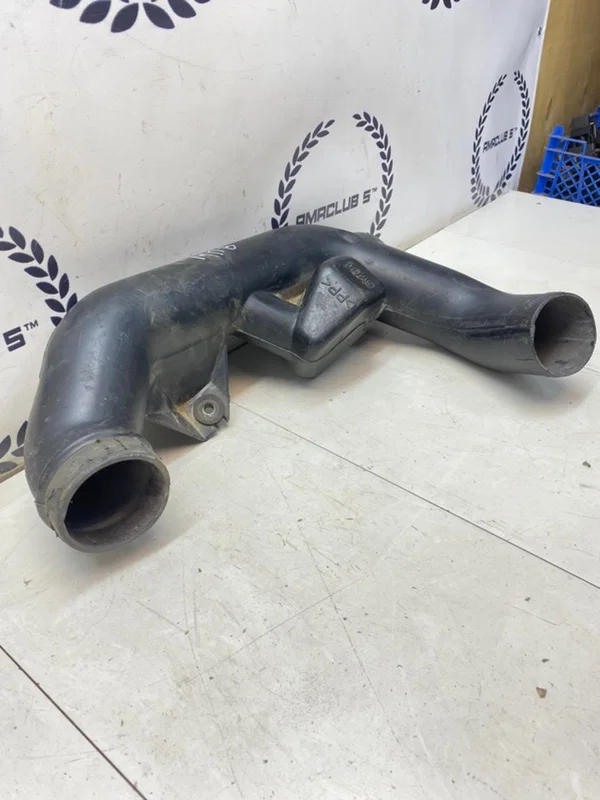 Патрубок воздушный Mazda MPV (LW) 2.5 GY-DE 2001 - миниатюра 4