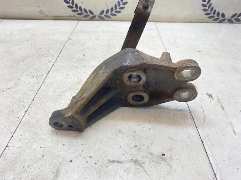 Кронштейн двигателя Mazda MPV (LW) 2.5 GY-DE 2001 - миниатюра 5
