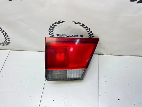 Фонарь задний правый внутренний Mazda 626 (GE)