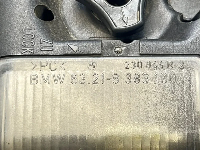 Фонарь задний правый BMW 3-Series (E46) 2000 - миниатюра 9