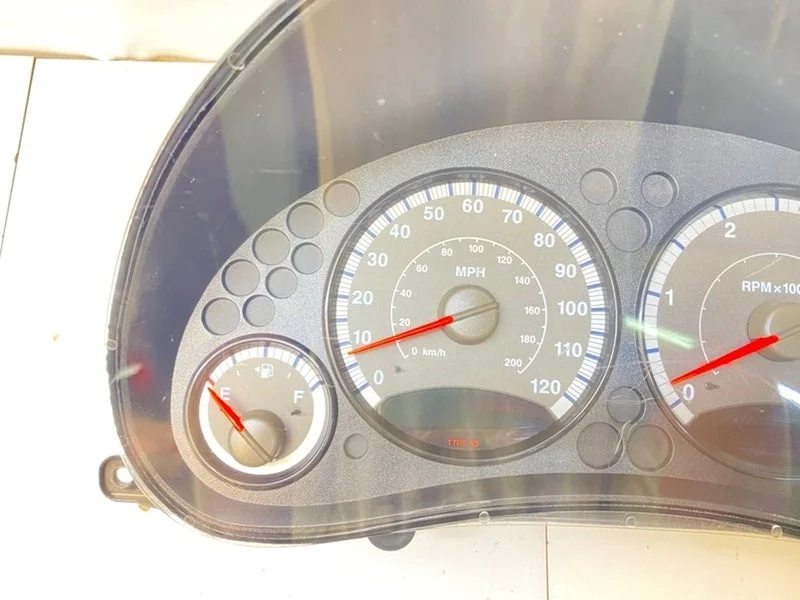 Приборная панель Jeep Liberty (KJ) 2004 - миниатюра 2