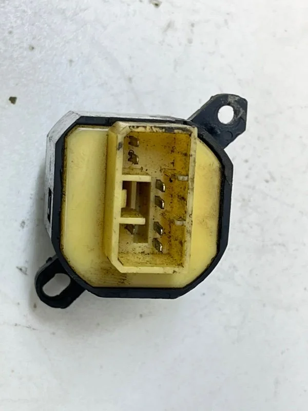 Переключатель регулировки зеркал Mazda 626 (GE) - миниатюра 7