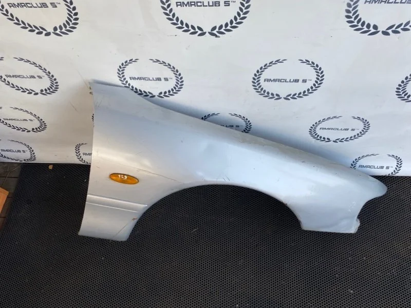 Крыло переднее правое Mazda 626 (GE) 1993 - миниатюра 2