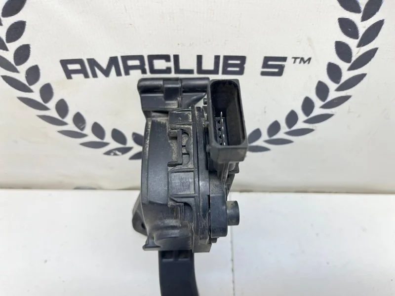 Педаль газа Chevrolet Cruze 1 (J305) 2012 - миниатюра 4