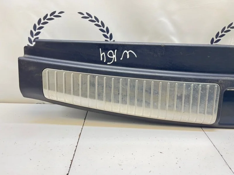 Накладка багажника Mercedes-Benz M-Class (W164) - миниатюра 2