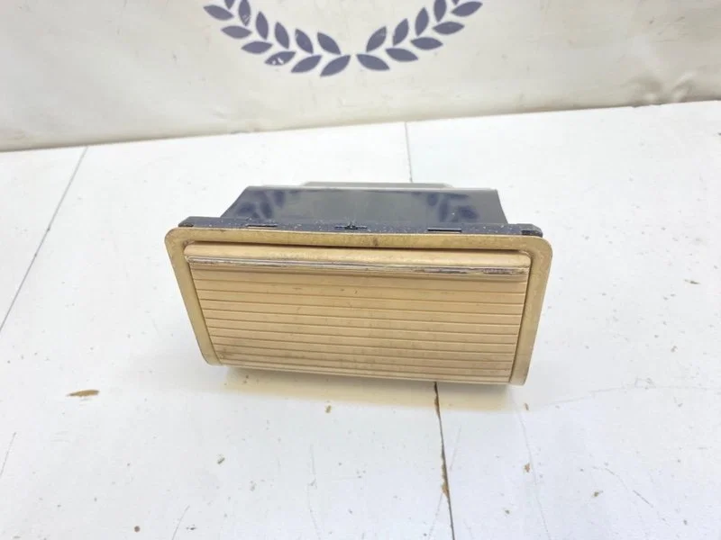 Пепельница BMW 3-Series (E46) 2000 - миниатюра 6