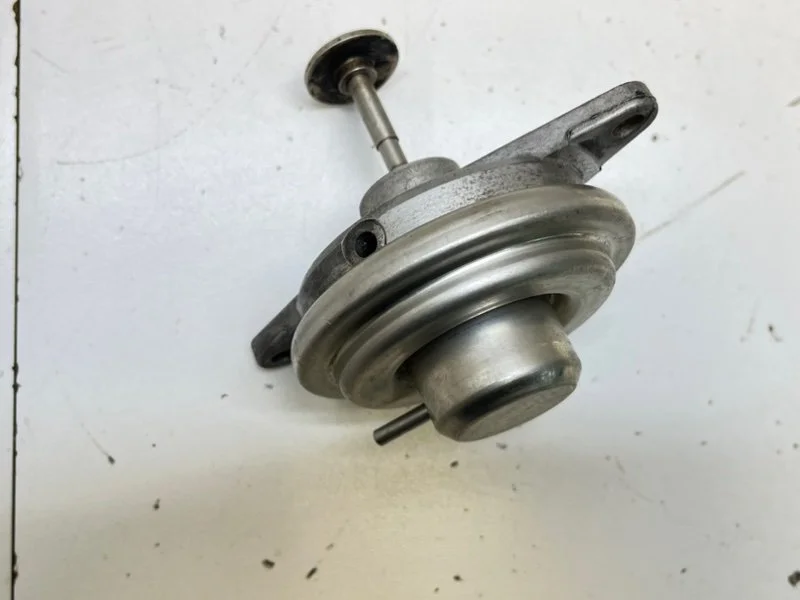 Клапан EGR Opel Vectra (B) 2.0 X20DTH 2000 - миниатюра 9