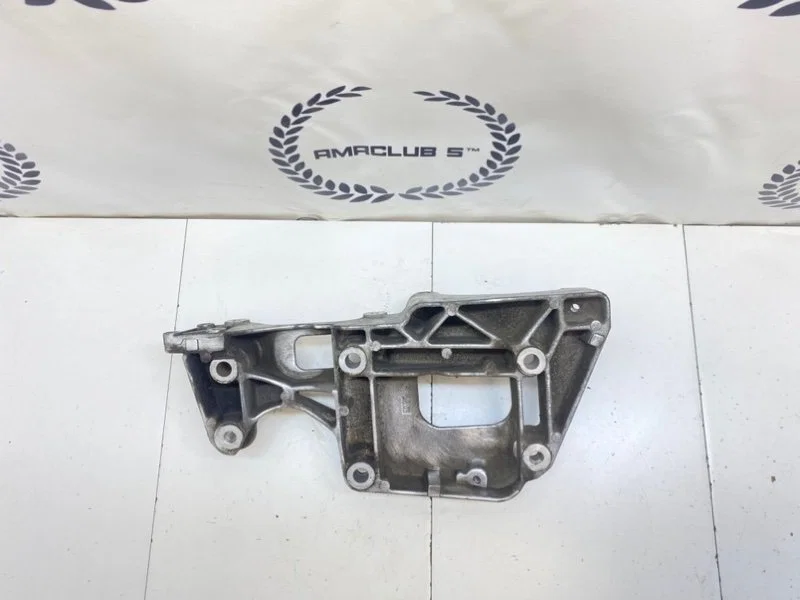 Кронштейн генератора Skoda Octavia 2 A5 (1Z) 1.6 - миниатюра 9