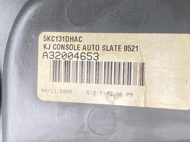 Консоль центральная Jeep Liberty 1 (KJ) 2004 - миниатюра 10