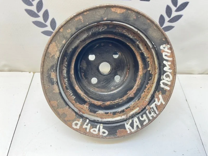 Шкив помпы Hyundai County (HD) 3.9 D4DB 2007 - миниатюра 2