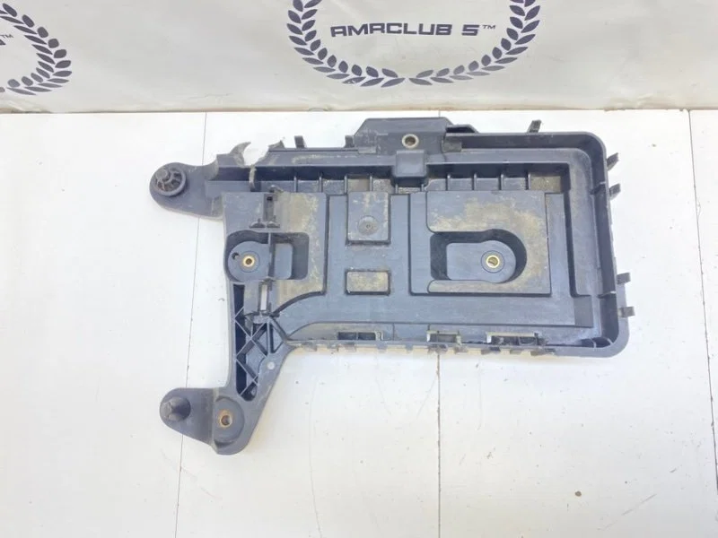 Площадка аккумулятора Volkswagen Passat 6 (B6) 2.0 - миниатюра 2
