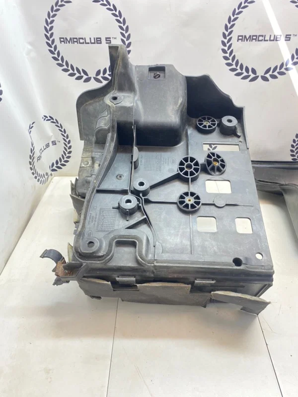 Короб аккумулятора Land Rover Range Rover Sport - миниатюра 8