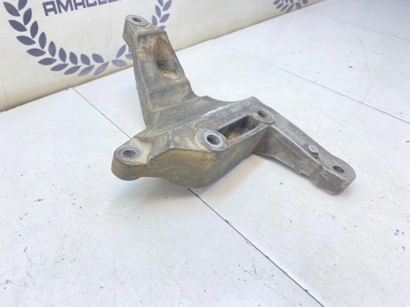Кронштейн генератора Mazda MPV (LW) 2.5 GY-DE 2001 - миниатюра 2