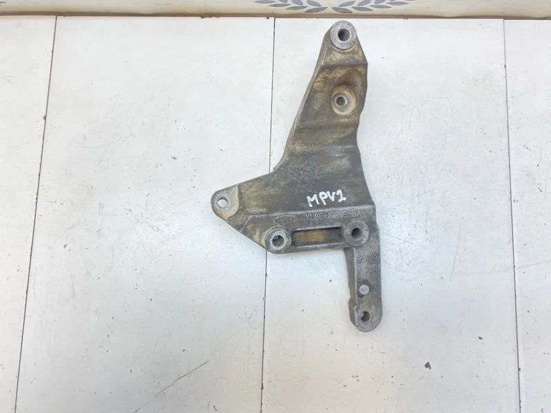 Кронштейн генератора Mazda MPV (LW) 2.5 GY-DE 2001 - миниатюра 4