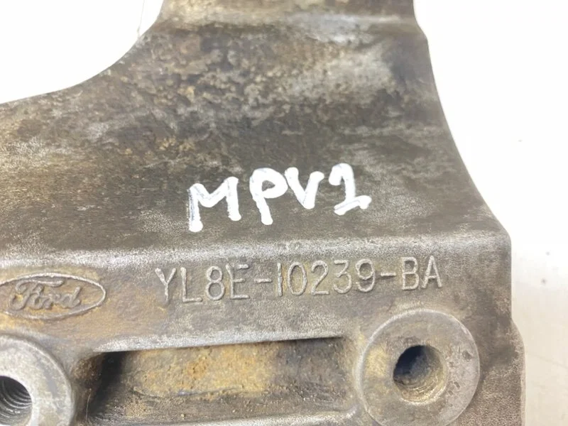 Кронштейн генератора Mazda MPV (LW) 2.5 GY-DE 2001 - миниатюра 5