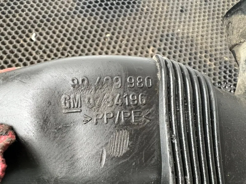 Патрубок воздушного фильтра Opel Vectra b X16XEL - миниатюра 4