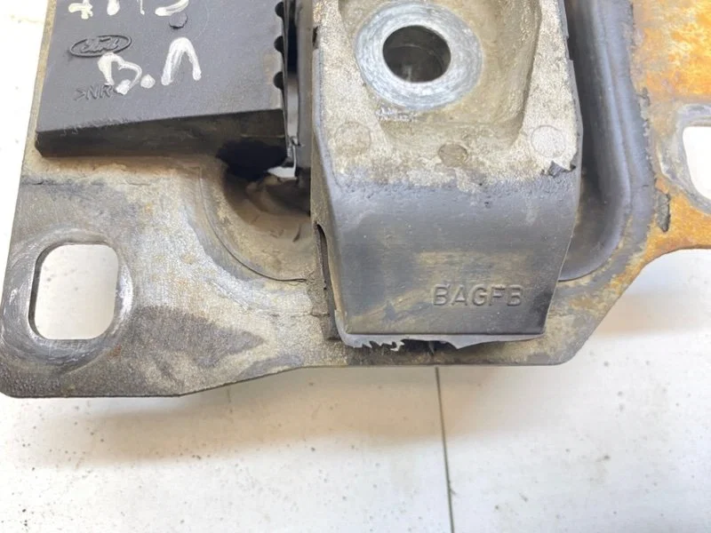 Подушка кпп Ford Focus 1 СЕДАН 1.8 ZETEC 2003 - миниатюра 4