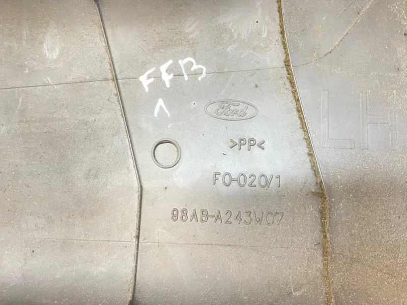 Обшивка центральной стойки левая Ford Focus 1 - миниатюра 5