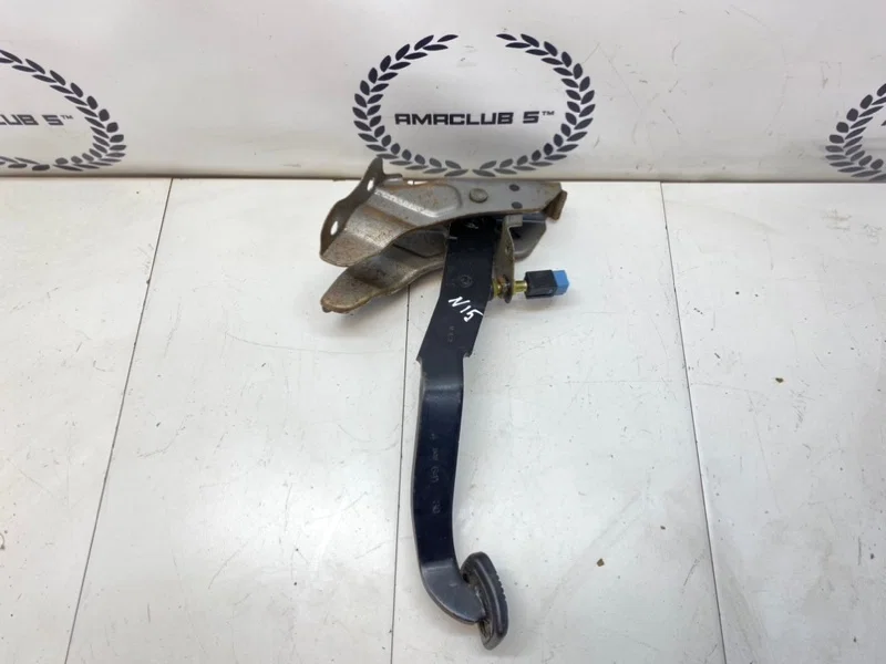 Педаль тормоза Nissan Almera n15 КУПЕ 1.4 GA14 - миниатюра 6