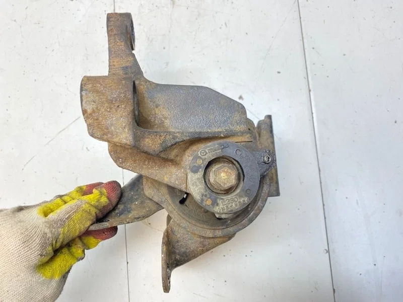Подушка кпп Mazda CX-7 2.3 L3-VDT 2008 - миниатюра 6