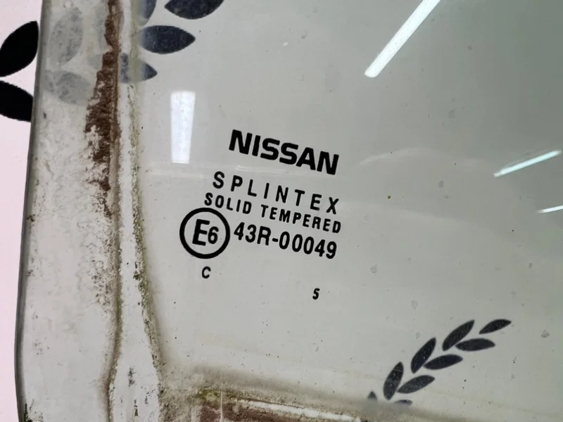Стекло двери заднее правое Nissan Primera P12 - миниатюра 2