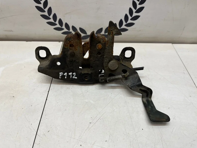 Замок капота Nissan Primera P11 1.6 GA16 1999 - миниатюра 2